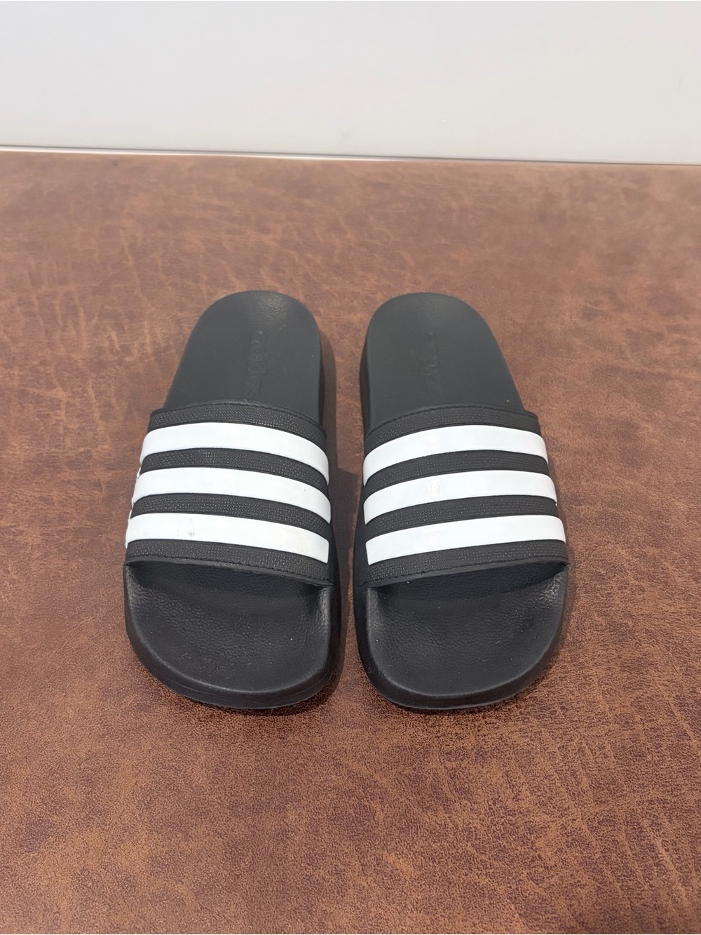 adidas Adilette Slides Black White Sportcore Athleisure Y2K Sporty 4 Kids Youth - Picture 4 of 7